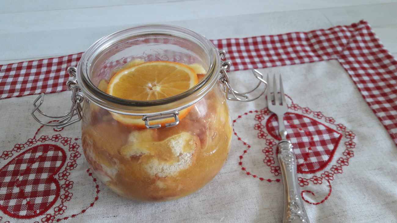 Dessert al pandoro con crema all’arancia aromatizzata alla cannella